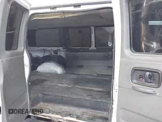 2012 Chevrolet Express Passenger LS z VIN 1GAWGPFGXC1114016, wystawiony jako IAAI lot #41514481 z przebiegiem 294 040 mil mil oraz . Historia ofert i sprzedaży dostępna na DreamBid. Obrazek 8.