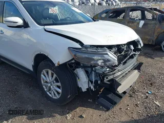 2020 Nissan Rogue SV z VIN JN8AT2MV3LW138117, wystawiony jako IAAI lot #41902231 z przebiegiem 131 746 mil mil oraz . Historia ofert i sprzedaży dostępna na DreamBid. Obrazek 6.
