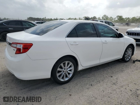 2014 Toyota Camry L with VIN 4T4BF1FK3ER398621, listed as a Copart auction lot 50946675 with 71,141 mi miles and Clean Title. Bid and sale history available at DreamBid. Image 3.