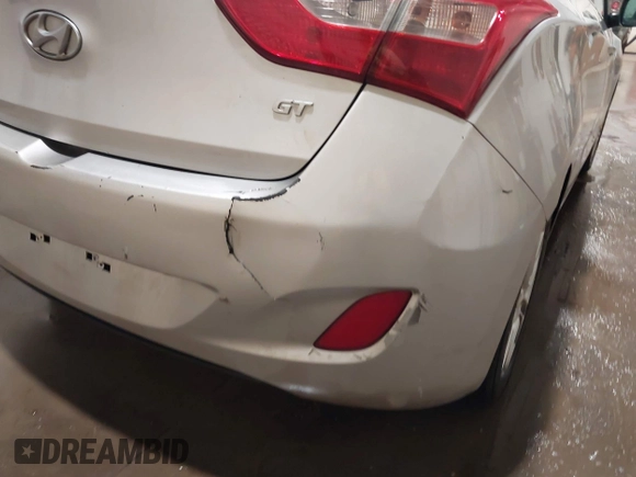 2013 Hyundai Elantra с VIN KMHD35LE4DU055414, выставлен на аукционе IAAI как лот 42023070 с пробегом 177 379 миль миль и . История ставок и продаж доступна на DreamBid. Изображение 17.