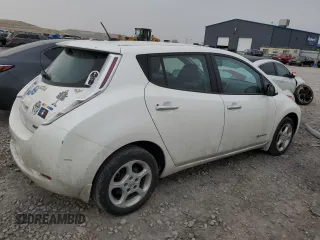 2015 Nissan LEAF SV with VIN 1N4AZ0CPXFC305179, listed as a Copart auction lot 48377205 with 101,476 mi miles and Salvage Title. Bid and sale history available at carsss.com. Image 3.