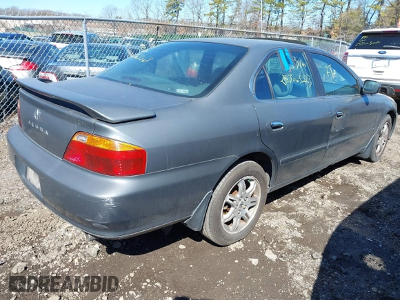 2001 Acura TL with VIN 19UUA566X1A029008, listed as a IAAI auction lot 41906978 with 999,999 mi miles. Bid and sale history available at carsss.com. Image 4.