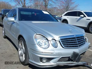 2009 Mercedes-Benz E 350 Luxury z VIN WDBUF87X99B417392, wystawiony jako IAAI lot #41890891 z przebiegiem 172 385 mil mil oraz . Historia ofert i sprzedaży dostępna na DreamBid. Obrazek 1.