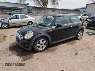 2010 MINI Hardtop with VIN WMWMF3C5XATZ25746, listed as a Copart auction lot 51662415 with 139,411 mi miles and Salvage Title. Bid and sale history available at DreamBid. Image 1.