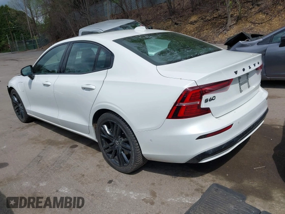 2024 Volvo S60 Plus Black Edition z VIN 7JRH60FH8RG290119, wystawiony jako IAAI lot #42177138 z przebiegiem 34 233 mil mil oraz . Historia ofert i sprzedaży dostępna na DreamBid. Obrazek 3.