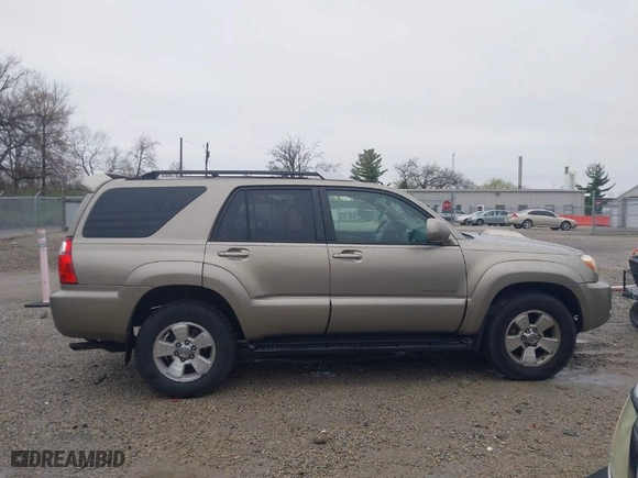 2006 Toyota 4Runner Limited with VIN JTEBT17R568030272, listed as a IAAI auction lot 41958596 with 220,847 mi miles. Bid and sale history available at carsss.com. Image 13.