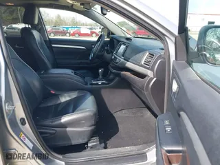 2014 Toyota Highlander XLE with VIN 5TDKKRFH9ES031689, listed as a IAAI auction lot 41614992 with 175,162 mi miles. Bid and sale history available at carsss.com. Image 5.