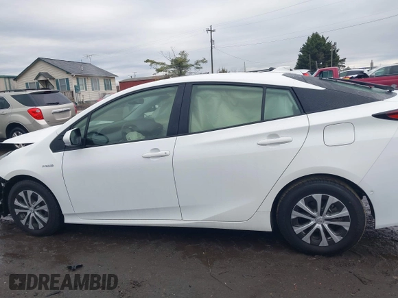 2022 Toyota Prius L Eco with VIN JTDKAMFU3N3188445, listed as a IAAI auction lot 41138076 with 25,225 mi miles and . Bid and sale history available at DreamBid. Image 15.