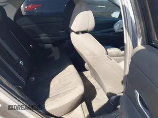 2024 Hyundai Elantra SEL z VIN KMHLM4DG1RU755188, wystawiony jako IAAI lot #41857576 z przebiegiem 18 183 mil mil oraz . Historia ofert i sprzedaży dostępna na DreamBid. Obrazek 8.