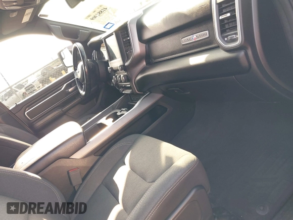2019 Ram 1500 Big Horn z VIN 1C6RREFT6KN716958, wystawiony jako IAAI lot #41882909 z przebiegiem 119 991 mil mil oraz . Historia ofert i sprzedaży dostępna na DreamBid. Obrazek 5.
