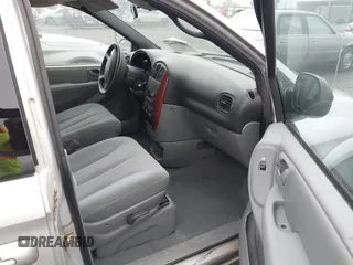 2005 Chrysler Town & Country LX with VIN 2C4GP44R35R152152, listed as a IAAI auction lot 42190551 with 128,239 mi miles and . Bid and sale history available at DreamBid. Image 5.