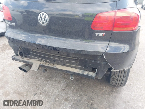 2016 Volkswagen Tiguan R-Line with VIN WVGAV7AX4GW602817, listed as a IAAI auction lot 42460344 with 124,612 mi miles and . Bid and sale history available at DreamBid. Image 6.