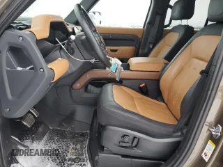 2022 Land Rover Defender z VIN SALEX7RU4N2095571, wystawiony jako Copart lot #85492574 z przebiegiem 12 896 mil mil oraz Szkoda całkowita • Salvage title. Historia ofert i sprzedaży dostępna na DreamBid. Obrazek 7.