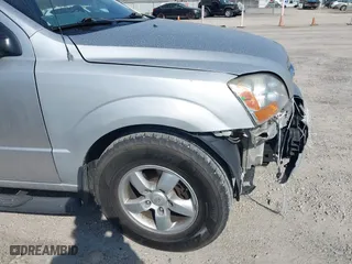 2009 Kia Sorento LX with VIN KNDJD735095872431, listed as a IAAI auction lot 41785965 with 205,117 mi miles. Bid and sale history available at carsss.com. Image 13.