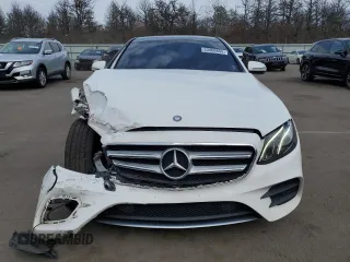 2017 Mercedes-Benz E 300 Luxury with VIN WDDZF4KB5HA113658, listed as a Copart auction lot 53460855 with 93,337 mi miles and Salvage title. Bid and sale history available at DreamBid. Image 5.