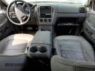 2005 Ford Explorer XLT с VIN 1FMZU63K85UA77934, выставлен на аукционе Copart как лот 60701125 с пробегом Не указан миль и На запчасти • Non repairable. История ставок и продаж доступна на DreamBid. Изображение 8.