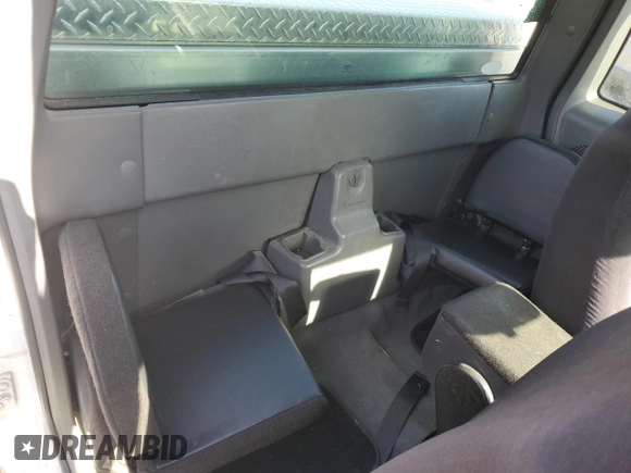 2005 Ford Ranger XLT z VIN 1FTYR44U85PA99825, wystawiony jako Copart lot #56319725 z przebiegiem 94 335 mil mil oraz Szkoda całkowita • Salvage title. Historia ofert i sprzedaży dostępna na DreamBid. Obrazek 10.