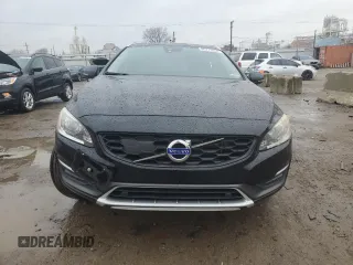 2016 Volvo V60 Cross Country T5 with VIN YV4612HK0G1007041, listed as a Copart auction lot 86773054 with 63,654 mi miles and Salvage Title. Bid and sale history available at carsss.com. Image 5.