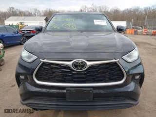 2021 Toyota Highlander L with VIN 5TDBZRBH7MS134660, listed as a IAAI auction lot 41682934 with 121,201 mi miles. Bid and sale history available at carsss.com. Image 12.