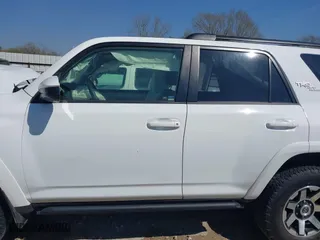 2021 Toyota 4Runner TRD Off Road with VIN JTEPU5JR4M5838551, listed as a IAAI auction lot 41759082 with 47,084 mi miles. Bid and sale history available at carsss.com. Image 15.