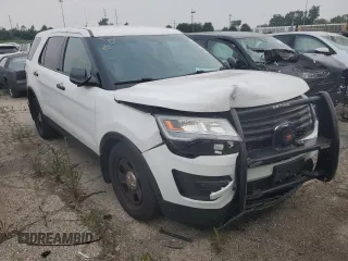 2016 Ford Utility Police Interceptor with VIN 1FM5K8ARXGGC26877, listed as a Copart auction lot 64150904 with 215,019 mi miles and Salvage Title. Bid and sale history available at carsss.com. Image 4.