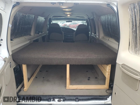 2008 Ford Econoline Passenger XL with VIN 1FBNE31L48DA80204, listed as a Copart auction lot 43873375 with 181,378 mi miles and Salvage Title. Bid and sale history available at carsss.com. Image 10.