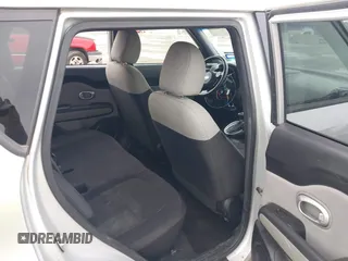2015 Kia Soul z VIN KNDJN2A21F7777241, wystawiony jako IAAI lot #41713236 z przebiegiem 168 115 mil mil oraz . Historia ofert i sprzedaży dostępna na DreamBid. Obrazek 8.