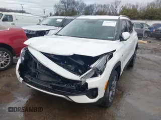 2022 Kia Seltos S z VIN KNDEUCAA7N7296295, wystawiony jako IAAI lot #41661457 z przebiegiem 45 293 mil mil oraz . Historia ofert i sprzedaży dostępna na DreamBid. Obrazek 6.
