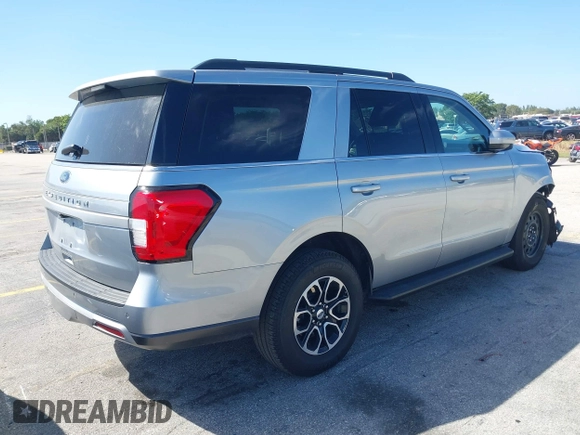 2024 Ford Expedition XLT with VIN 1FMJU1H85REA20278, listed as a IAAI auction lot 41739245 with 26,079 mi miles. Bid and sale history available at carsss.com. Image 4.