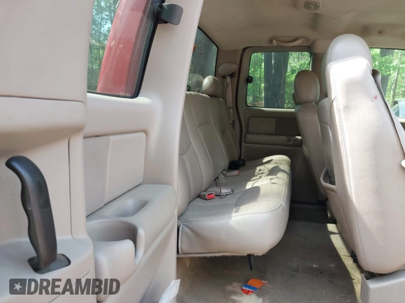 2003 GMC Sierra 1500 SLT z VIN 1GTEK19T33E199331, wystawiony jako IAAI lot #42062356 z przebiegiem 280 794 mil mil oraz . Historia ofert i sprzedaży dostępna na DreamBid. Obrazek 8.