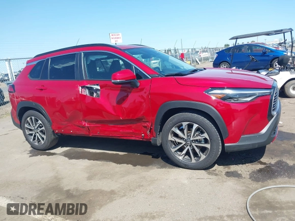 2022 Toyota Corolla Cross XLE с VIN 7MUDAAAG9NV019320, выставлен на аукционе IAAI как лот 42000933 с пробегом 13 021 миль миль и . История ставок и продаж доступна на DreamBid. Изображение 13.