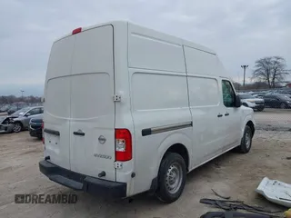2018 Nissan NV Cargo S z VIN 1N6BF0LY0JN807791, wystawiony jako IAAI lot #41868591 z przebiegiem 128 813 mil mil oraz . Historia ofert i sprzedaży dostępna na DreamBid. Obrazek 4.