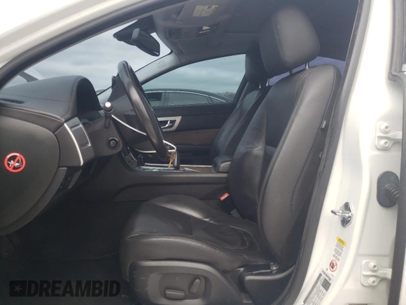 2015 Jaguar XF I4 T Premium with VIN SAJWA0FS6FPU86301, listed as a Copart auction lot 45493755 with 111,885 mi miles and Clean Title. Bid and sale history available at carsss.com. Image 7.