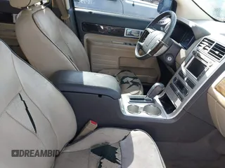 2008 Lincoln MKX with VIN 2LMDU68C38BJ24412, listed as a IAAI auction lot 42050624 with 180,803 mi miles. Bid and sale history available at carsss.com. Image 5.