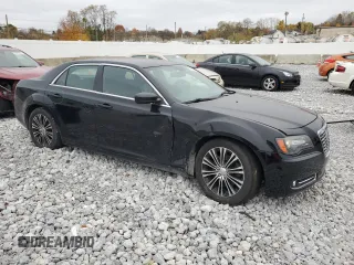 2013 Chrysler 300 S z VIN 2C3CCAGT4DH741560, wystawiony jako Copart lot #78879594 z przebiegiem 161 647 mil mil oraz Szkoda całkowita • Salvage title. Historia ofert i sprzedaży dostępna na DreamBid. Obrazek 4.