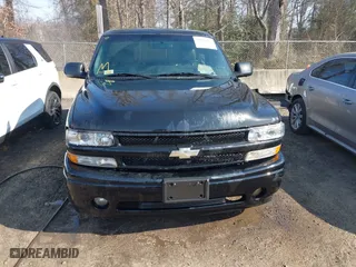 2000 Chevrolet Silverado 1500 with VIN 1GCEC14W7YZ263739, listed as a IAAI auction lot 41692465 with 323,981 mi miles. Bid and sale history available at carsss.com. Image 12.