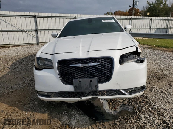 2019 Chrysler 300 S z VIN 2C3CCAGG2KH538294, wystawiony jako Copart lot #78039994 z przebiegiem 67 657 mil mil oraz Czysty tytuł • Clean title. Historia ofert i sprzedaży dostępna na DreamBid. Obrazek 5.