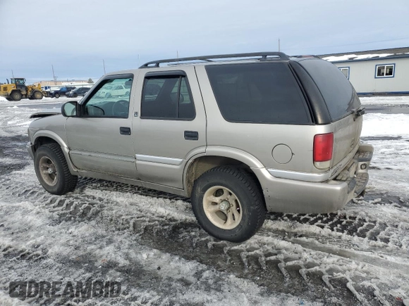 2001 GMC Jimmy SLE with VIN 1GKDT13W512196056, listed as a Copart auction lot 46338225 with 205,918 mi miles and Salvage Title. Bid and sale history available at carsss.com. Image 2.