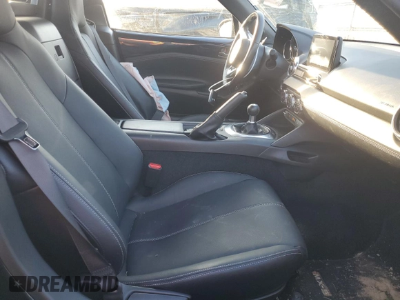 2021 Mazda MX-5 Miata Grand Touring z VIN JM1NDAM70M0458182, wystawiony jako Copart lot #43274345 z przebiegiem 14 483 mil mil oraz Czysty tytuł • Clean title. Historia ofert i sprzedaży dostępna na DreamBid. Obrazek 7.