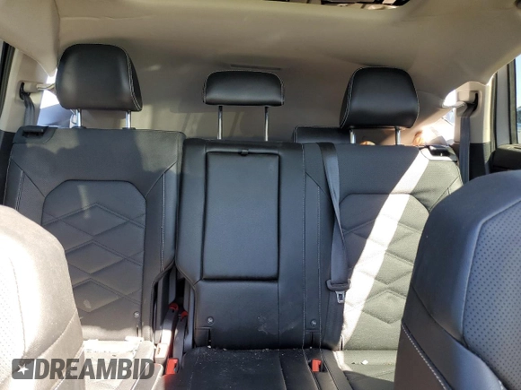 2024 Volkswagen Atlas SE z VIN 1V2JR2CA4RC552640, wystawiony jako Copart lot #48575215 z przebiegiem 9 365 mil mil oraz Nie do naprawy • Non repairable. Historia ofert i sprzedaży dostępna na DreamBid. Obrazek 10.