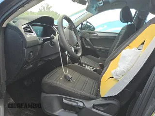 2023 Volkswagen Tiguan S z VIN 3VVRB7AX4PM043335, wystawiony jako Copart lot #59045145 z przebiegiem 31 659 mil mil oraz Szkoda całkowita • Salvage title. Historia ofert i sprzedaży dostępna na DreamBid. Obrazek 7.