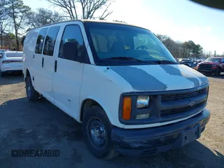 2001 Chevrolet City Express Cargo z VIN 1GCFG25M711239893, wystawiony jako IAAI lot #41749749 z przebiegiem 135 133 mil mil oraz . Historia ofert i sprzedaży dostępna na DreamBid. Obrazek 1.