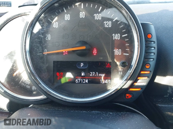 2016 MINI Clubman z VIN WMWLN5C50G2E29740, wystawiony jako IAAI lot #41345976 z przebiegiem 67 124 mil mil oraz . Historia ofert i sprzedaży dostępna na DreamBid. Obrazek 7.