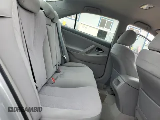 2010 Toyota Camry z VIN 4T1BF3EK0AU091358, wystawiony jako Copart lot #52010925 z przebiegiem 211 929 mil mil oraz Szkoda całkowita • Salvage title. Historia ofert i sprzedaży dostępna na DreamBid. Obrazek 10.