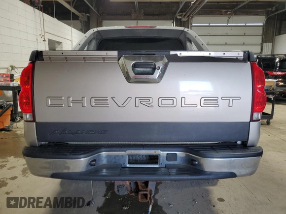 2005 Chevrolet Avalanche Z71 с VIN 3GNEK12Z45G106995, выставлен на аукционе Copart как лот 66574805 с пробегом 198 229 миль миль и Чистый • Clean title. История ставок и продаж доступна на DreamBid. Изображение 6.