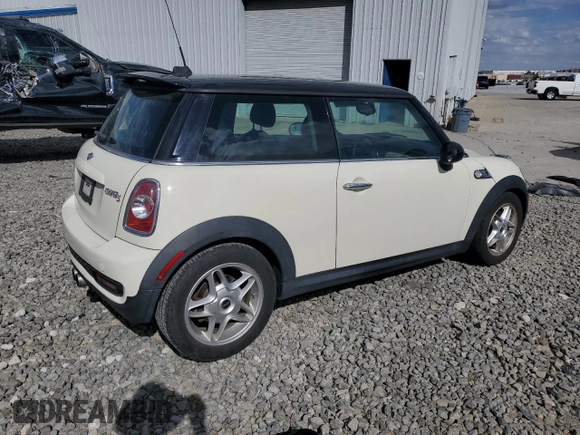 2011 MINI Hardtop S with VIN WMWSV3C57BTY14678, listed as a Copart auction lot 55501545 with 119,995 mi miles and Salvage title. Bid and sale history available at DreamBid. Image 3.