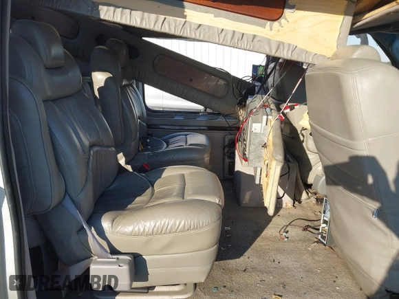 2003 Ford Econoline Cargo Recreational with VIN 1FDPE24L33HB78972, listed as a IAAI auction lot 41822523 with 176,299 mi miles and . Bid and sale history available at DreamBid. Image 8.