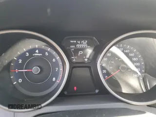 2013 Hyundai Elantra GLS z VIN 5NPDH4AE0DH194355, wystawiony jako Copart lot #57059235 z przebiegiem 199 999 mil mil oraz Szkoda całkowita • Salvage title. Historia ofert i sprzedaży dostępna na DreamBid. Obrazek 9.