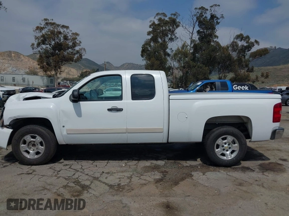 2008 Chevrolet Silverado 1500 1LT with VIN 1GCEC19JX8Z313921, listed as a IAAI auction lot 41902153 with 180,265 mi miles and . Bid and sale history available at DreamBid. Image 14.