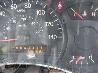 2006 Nissan Titan XE z VIN 1N6BA07A46N505410, wystawiony jako IAAI lot #42345334 z przebiegiem 267 891 mil mil oraz . Historia ofert i sprzedaży dostępna na DreamBid. Obrazek 7.